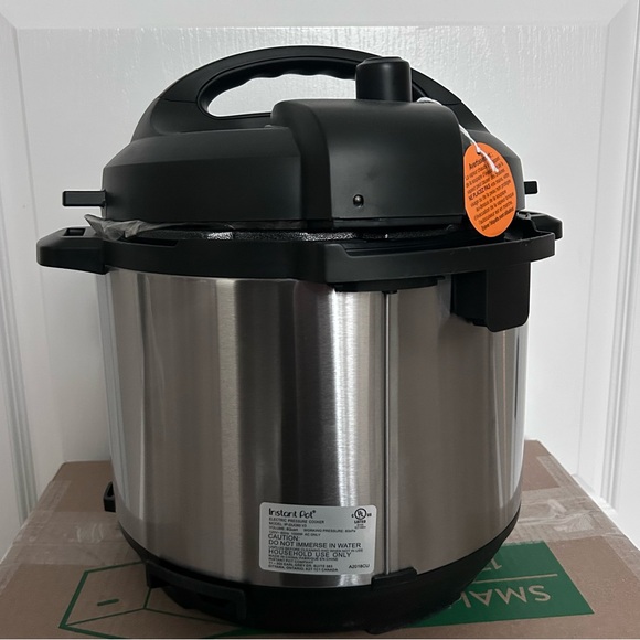 Instant Pot Duo 6 Quart Electric Pressure Cooker New Model IP-DUO60 V3 - Picture 3 of 6